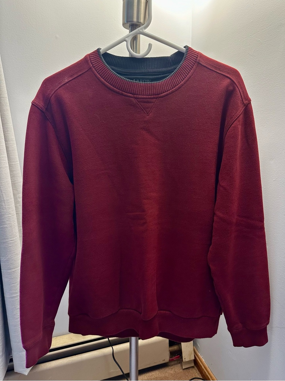 Men's Crewneck Sweater in Burgundy
